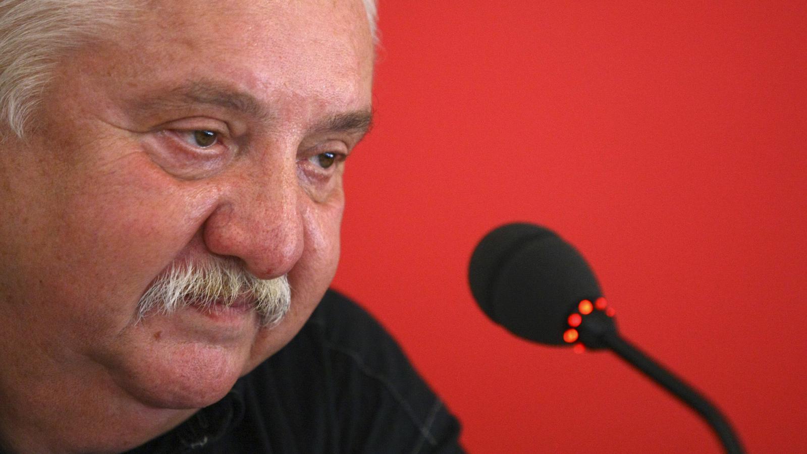 We regret to inform you about sad news. Marian Labuda is dead.