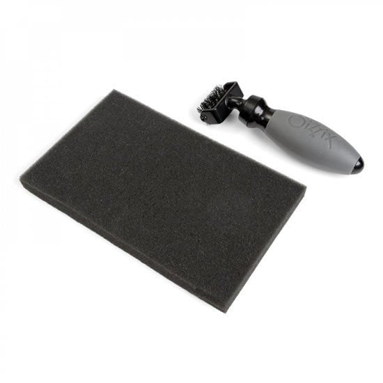 SIZZIX čistič šablon - kartáč pěnová podložka