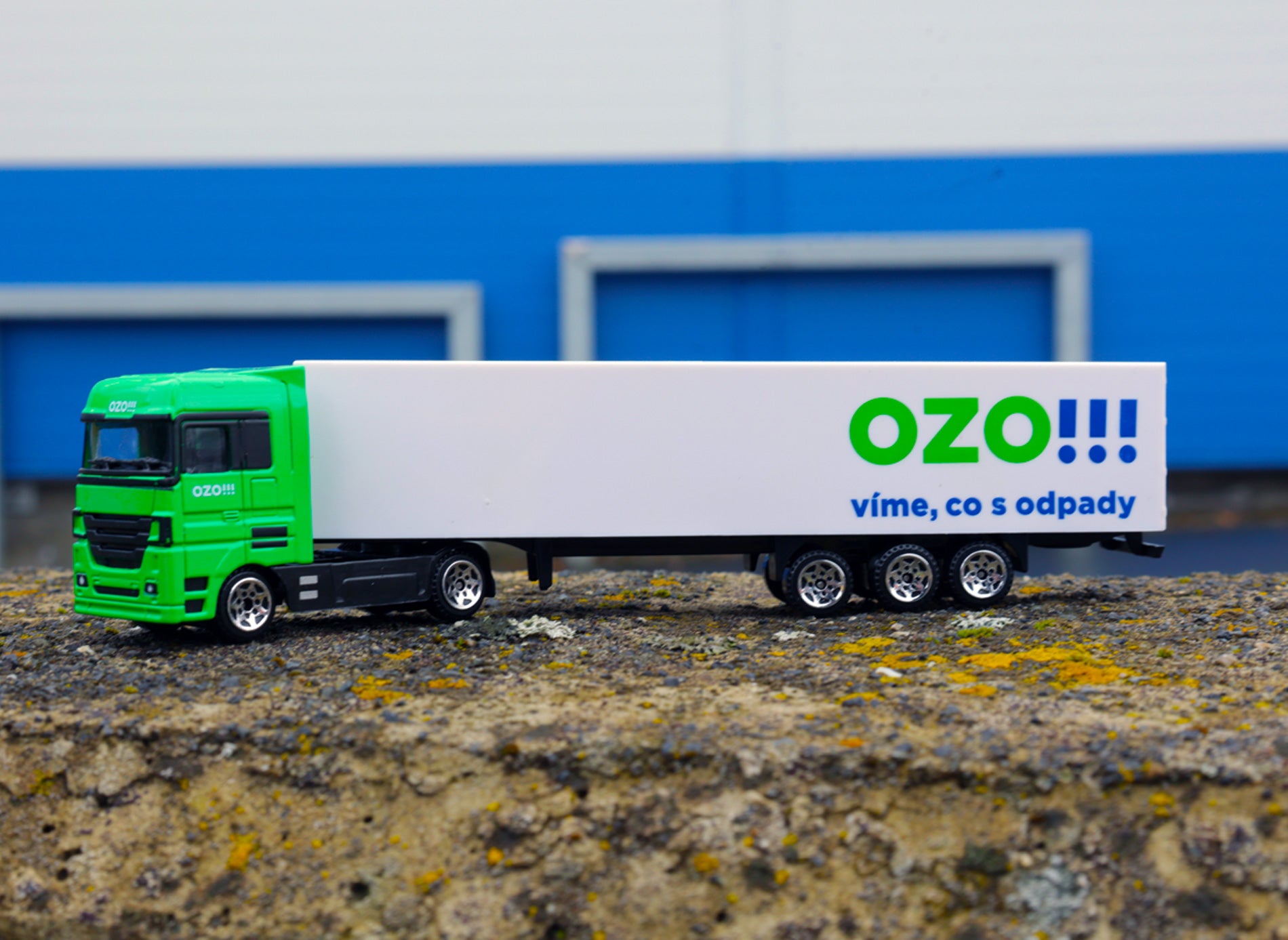 Metal OZO truck with PVC trailer 20 cm