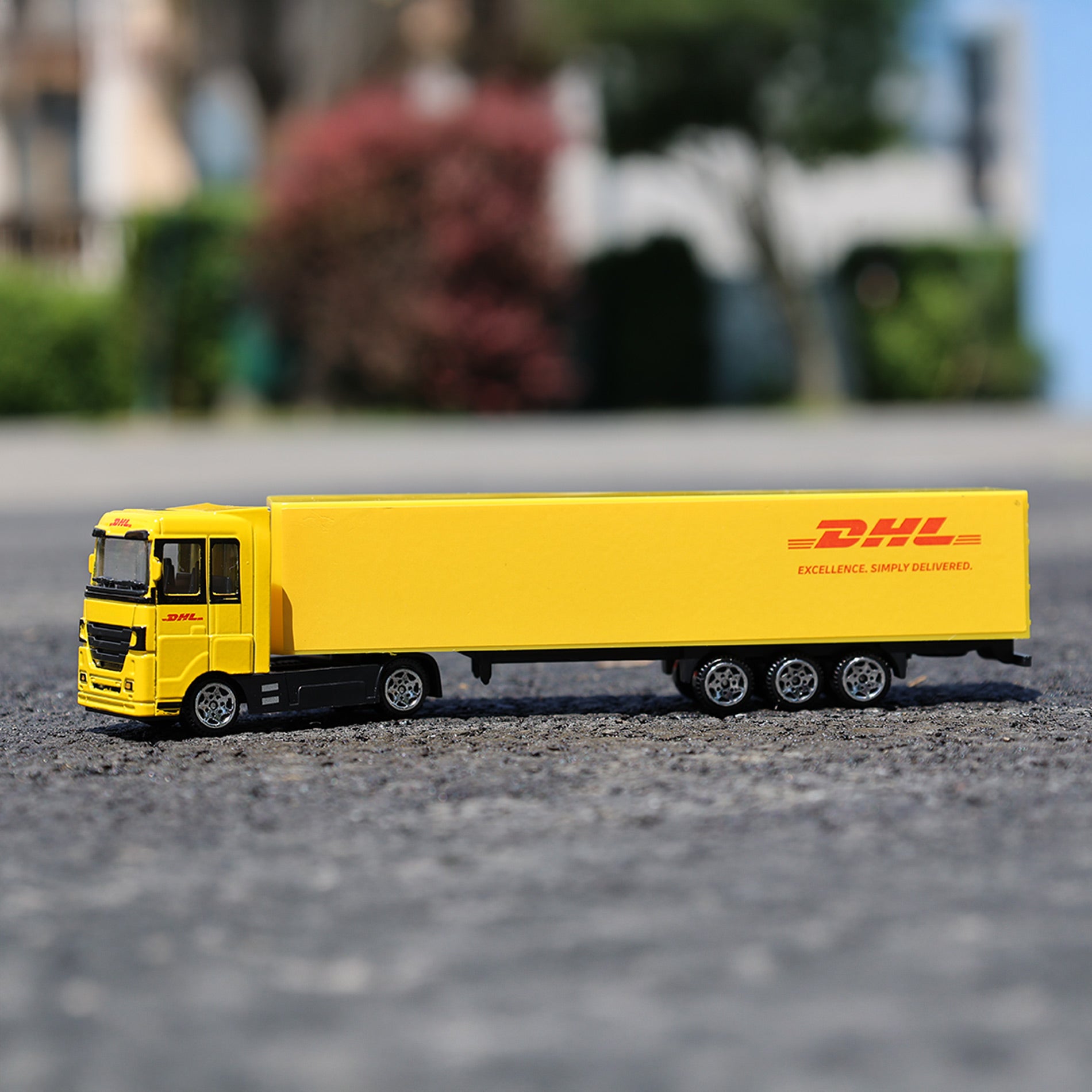 Metal truck DHL 20 cm
