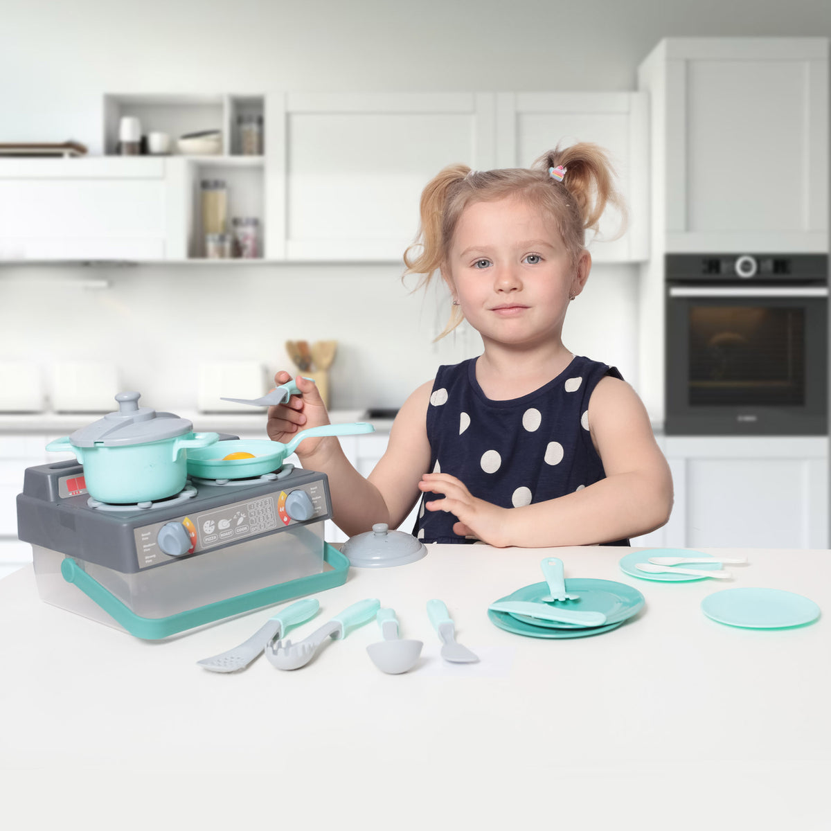 Kitchen play set with cooker and cookware