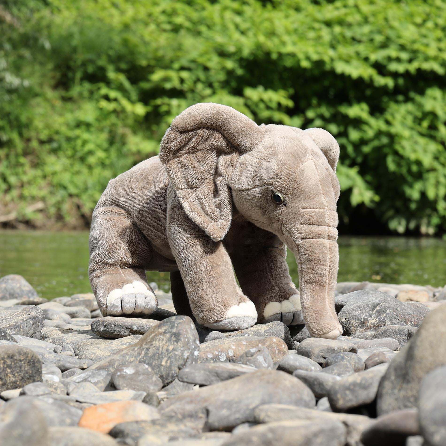 Plush African elephant 28 cm