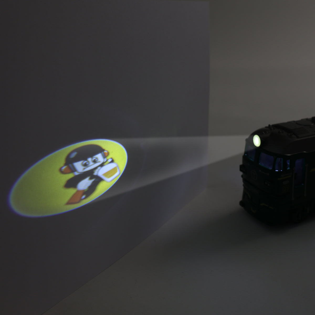 Green toy locomotive with lights and sound 33 cm