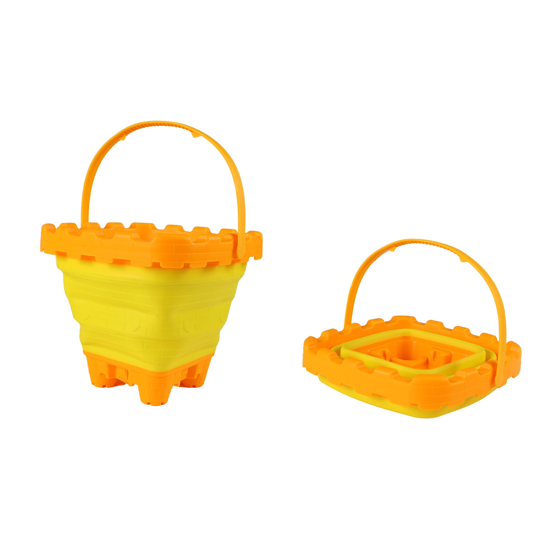 Sand play set with folding bucket