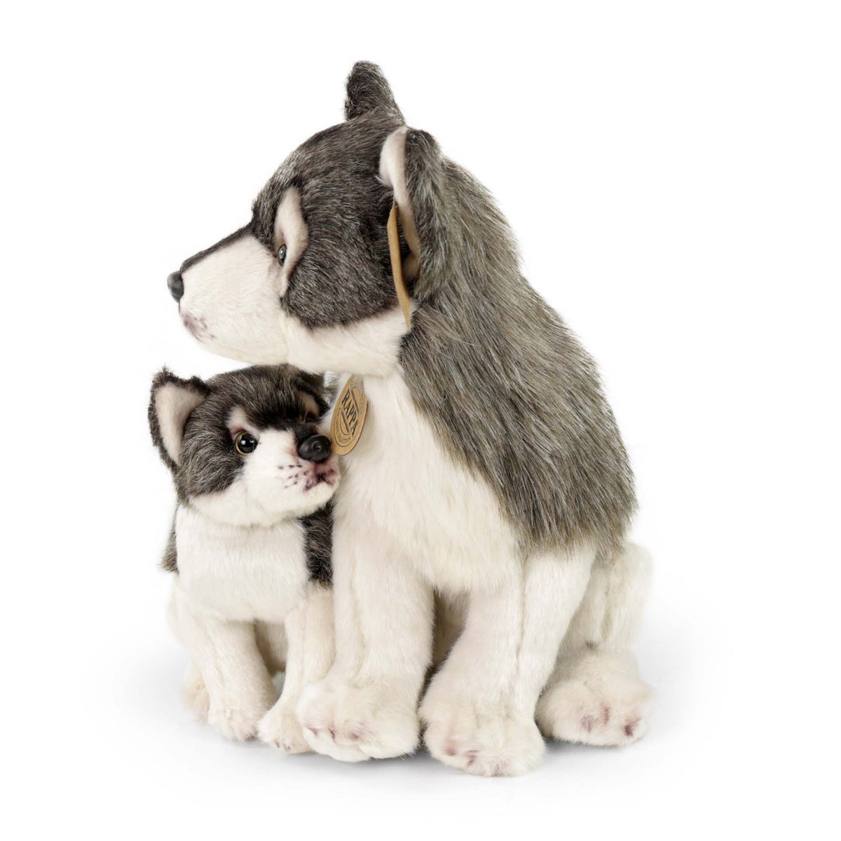 Eco-friendly plush wolf with cub 27 cm