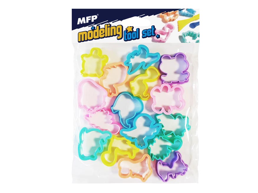 Plastic animal cutters 16 pcs