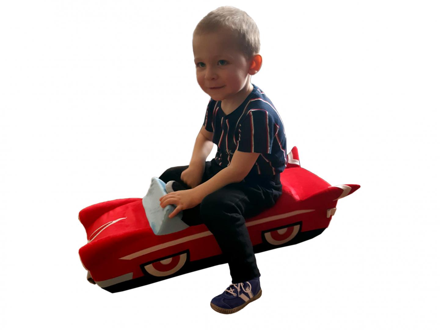 Little Mole’s toy car, children’s stool / Krtkovo auticko detska sedacka