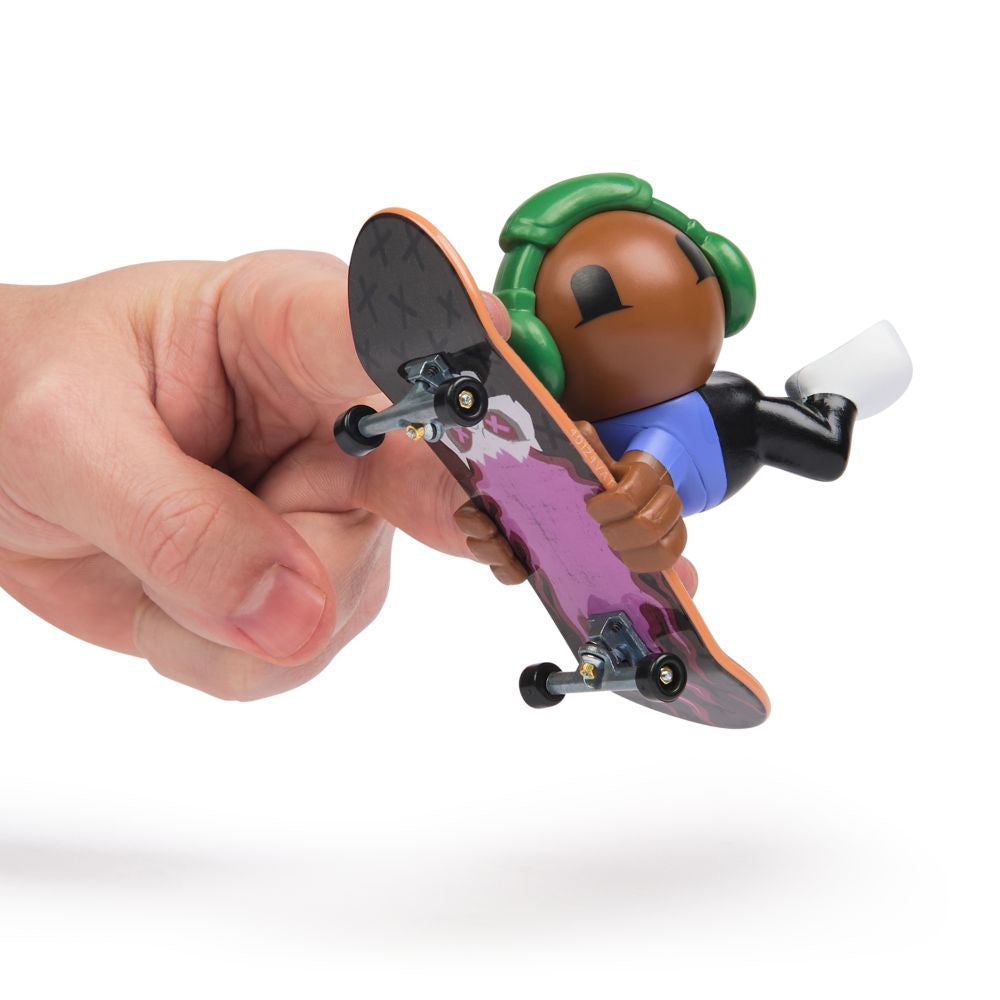 Tech Deck Sk8 Crew fingerboard with figure