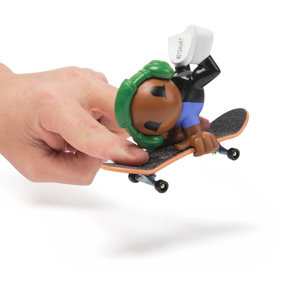 Tech Deck Sk8 Crew fingerboard with figure
