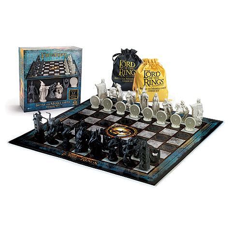 Lord of The Rings Battle for Middle Earth Chess Set / Sachy Pan prstenu - Bitva o Stredozem (Czech)