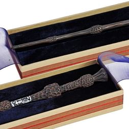 The Elder Wand in Ollivander's Box / Hulka Albuse Brumbala s krabickou od Ollivandera
