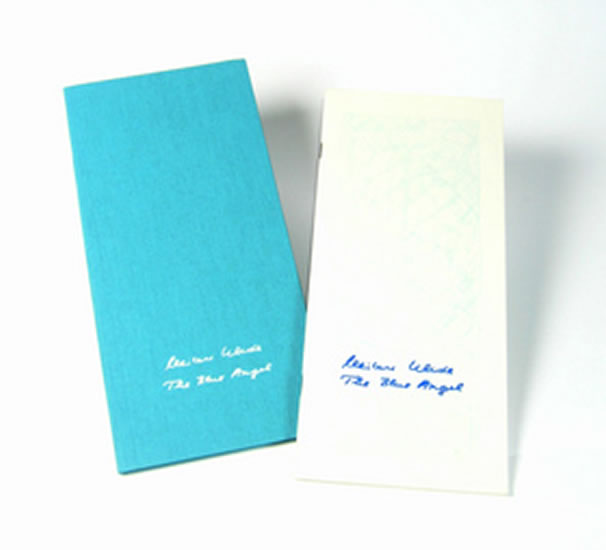 Uhde Mailand: Der Blaue Engel (englisch)