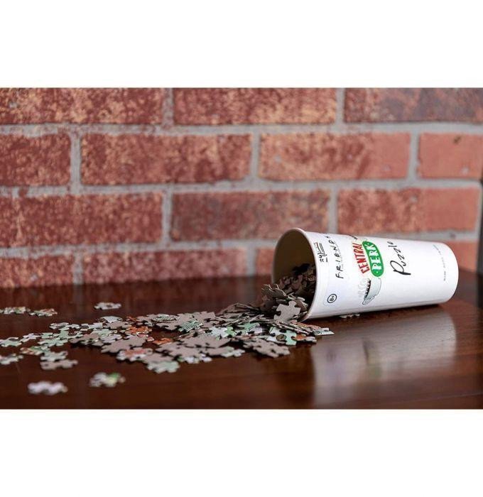 Puzzle Přátelé  400 dílků v kelímku