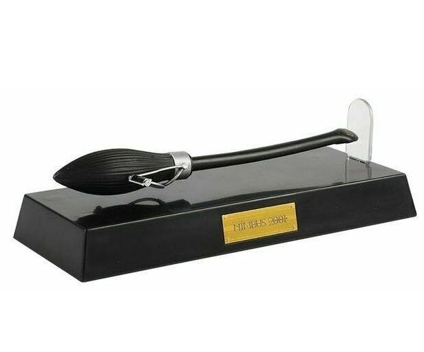 Harry Potter Pero levitující - koště Nimbus 2001