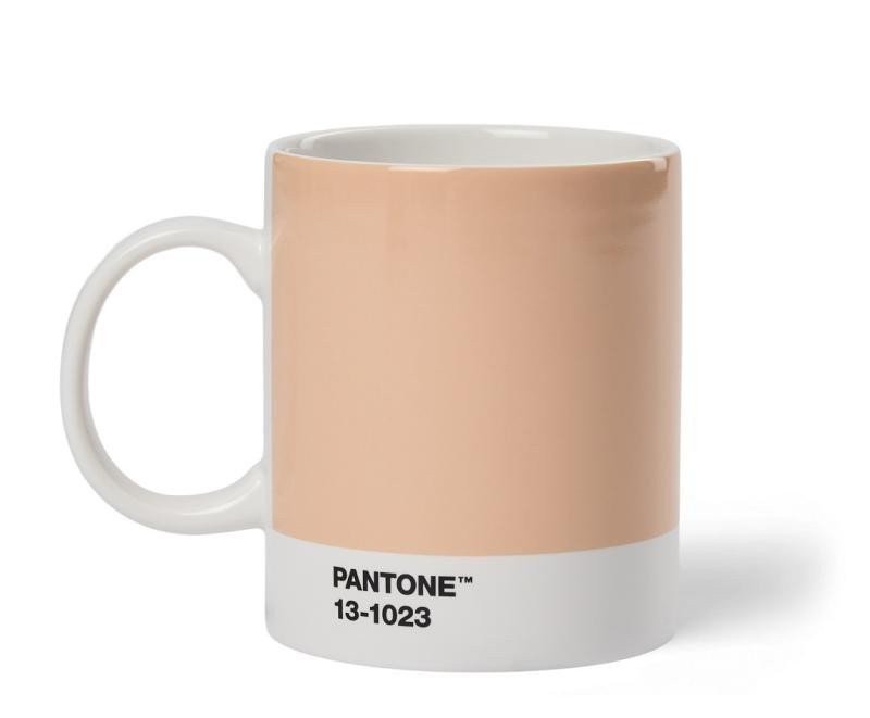 Pantone Hrnek - Peach Fuzz 13-1023 Barva roku 2024