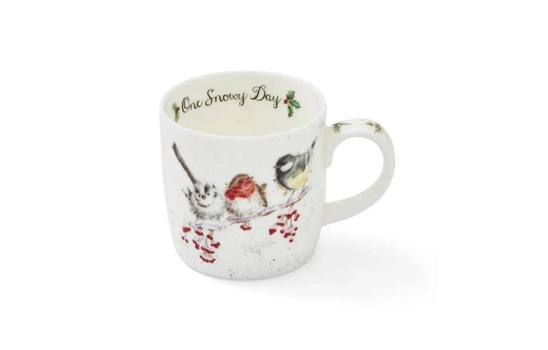 Vánoční porcelánový hrnek Wrendale Designs  - One Snowy Day Ptáčci 310 ml