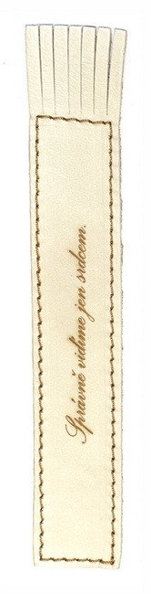 Kožená záložka se střapci Správně vidíme jen srdcem