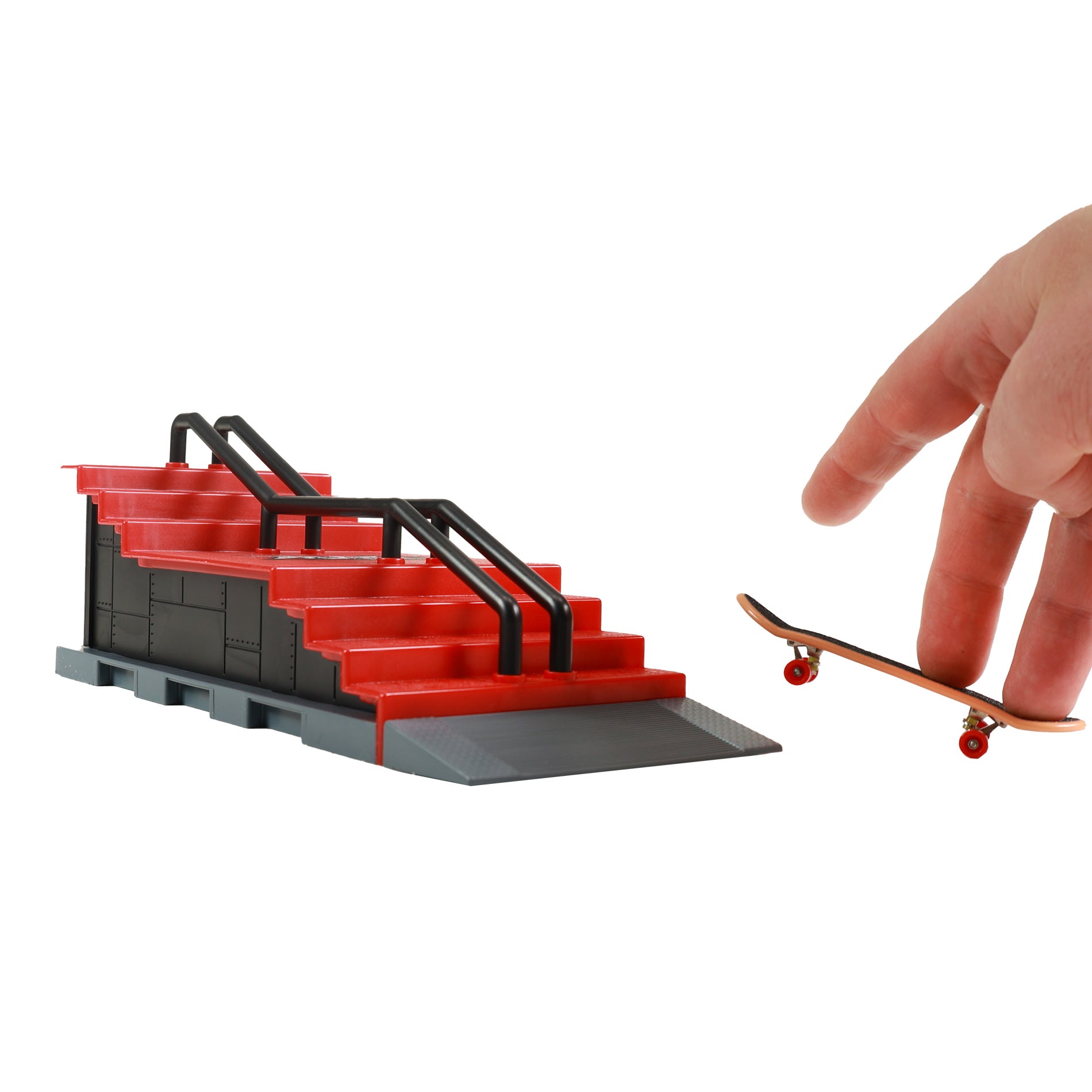 Skatepark Ramp with Fingerboard and Accessories