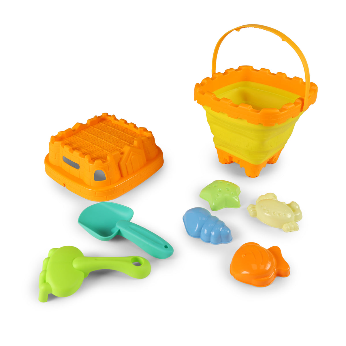 Sand play set with folding bucket