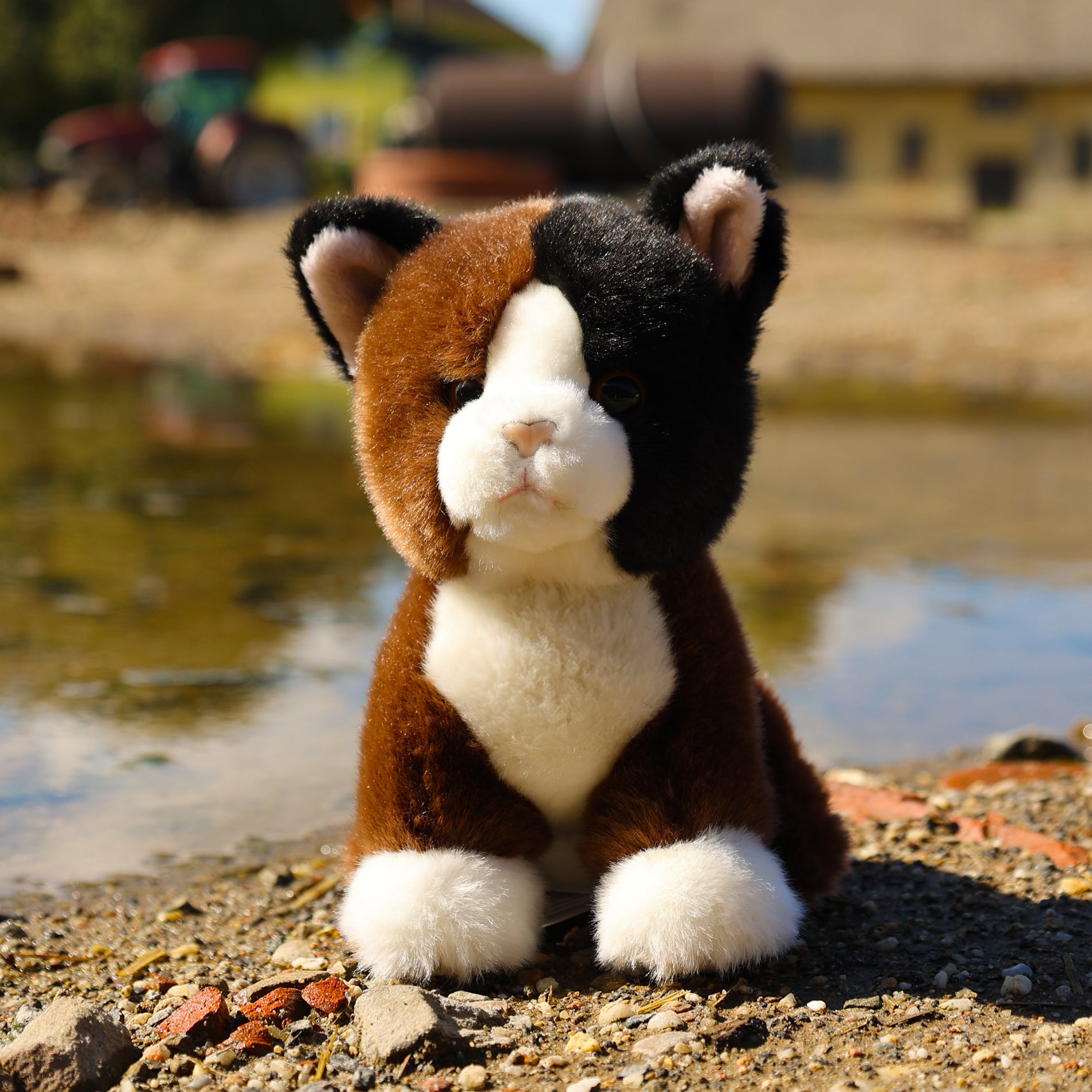 Eco-friendly tricolour plush cat 18 cm