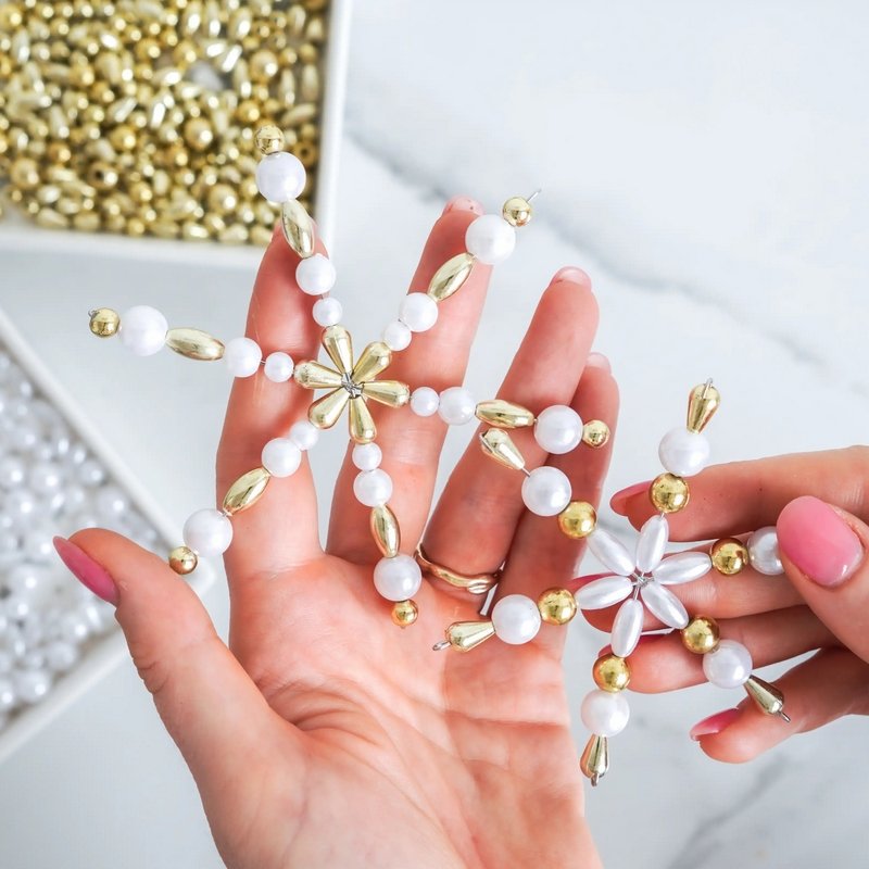 Manumi Beaded Christmas Star Kit, 6 Stars
