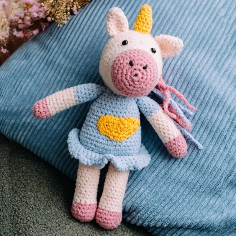 Manumi Amigurumi Crochet Kit, Miss Unicorn
